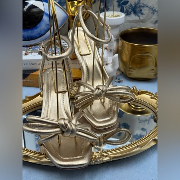 🆕 LOEFFLER RANDALL 🧿 NWOB Mikel Leather Bow Heel Sandal, Gold Leather - Sz 6.5 - Picture 6 of 16